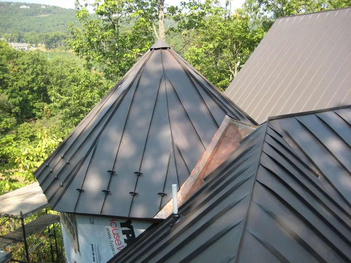 Professional Gutter Cleaning by Craftsman Roofing in Natomas Creek